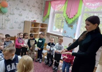 Гудим Юлія студентка 231 групи провела заняття в дитячому садку "Гвоздичка ", з розвитку мовлення на тему: "Овочі"