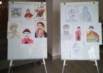 Декада викладачів суспільних дисциплін, мистецтва та технологій триває і сьогодні студенти нашого коледжу підготували свої роботи - портрети українських гетьманів