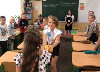 У студентів 121 групи (||| підгрупи) вперше пройшла практика, для учнів 4-А класу (класний керівник Марченко Лілія Георгіївна) на тему: «Дружба🤝».
